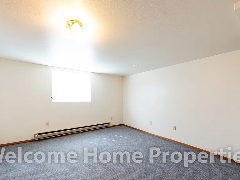 512 S College Ave — Photo 7