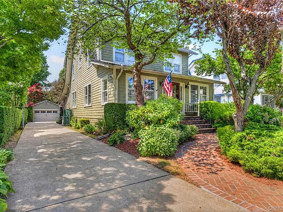 4th image of 54 Denton Avenue