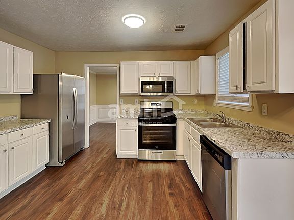 3rd image of 1370 Norwalk Trce