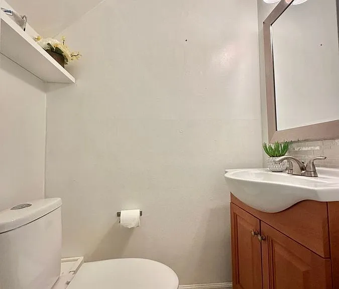 8131 Kingsway Ct — Photo 16