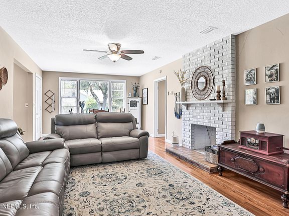 5th image of 523 Saint Johns Ave
