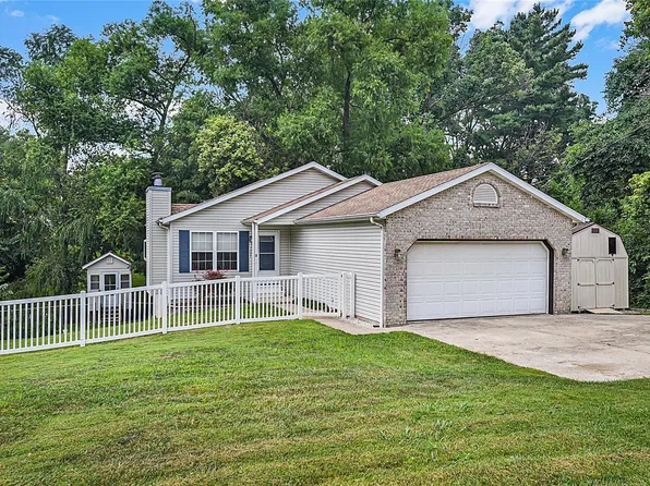 1227 Gladys St, Collinsville, IL 62234