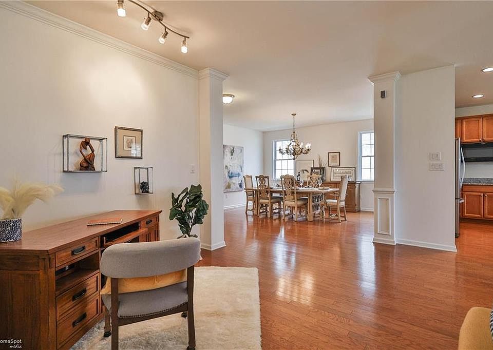 4367 Colonial Ln, Center Valley, PA 18034 Zillow