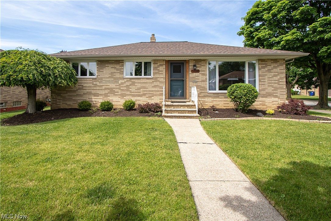 9546 Idlewood Dr, Brooklyn, OH 44144 Zillow