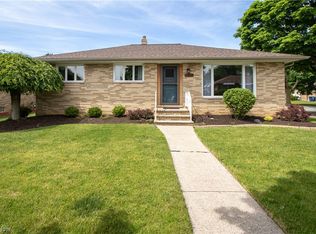 9546 Idlewood Dr, Brooklyn, OH