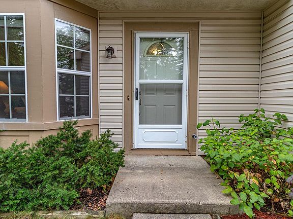 3rd image of 74 Bradford Ln