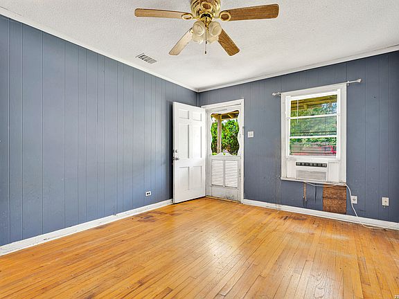 3rd image of 1611 LEE HALL