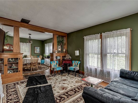 2nd image of 208 Wyoming Ave