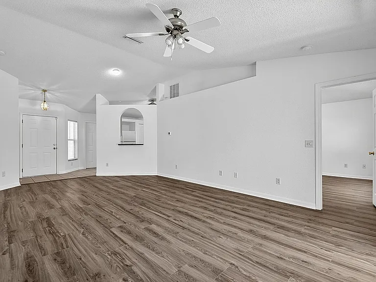 15 Renmont Ct — Photo 6