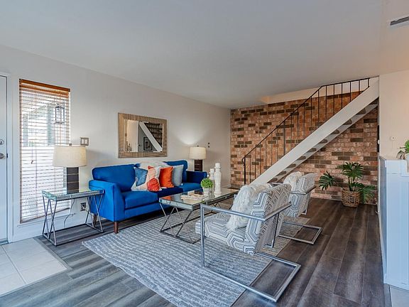 3rd image of 1318 Joplin Dr Unit 2
