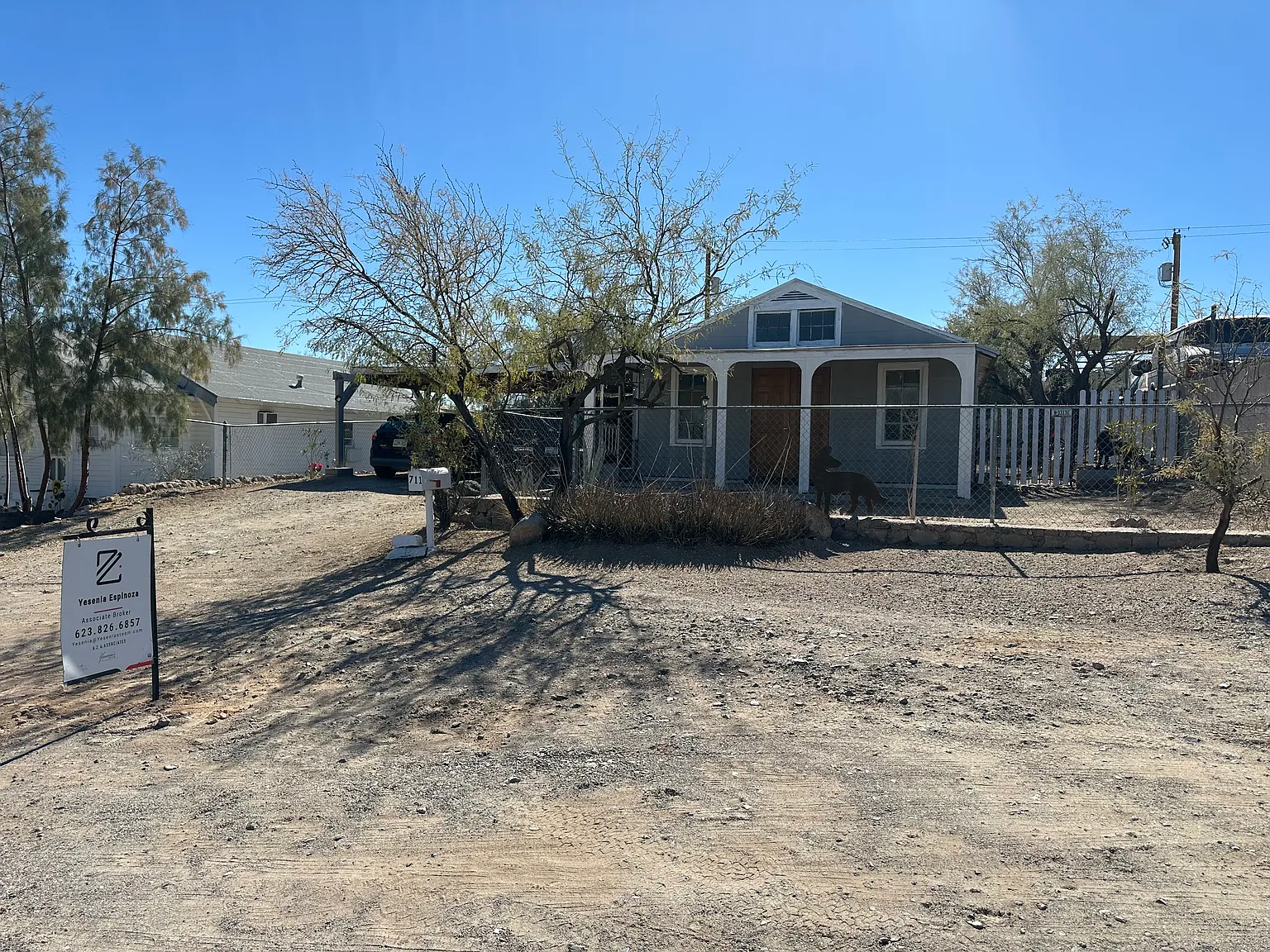 711 W Morondo Ave — Photo 1