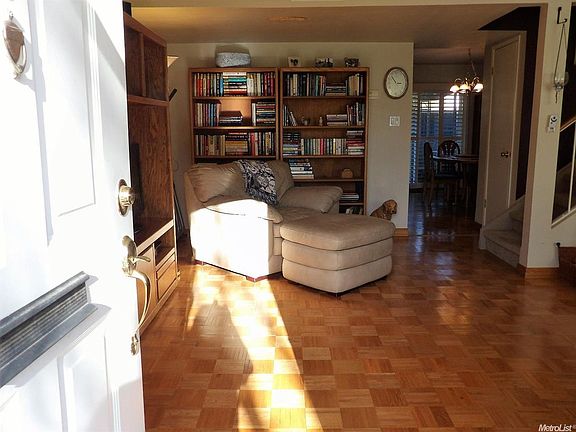 3rd image of 6424 Wexford Cir