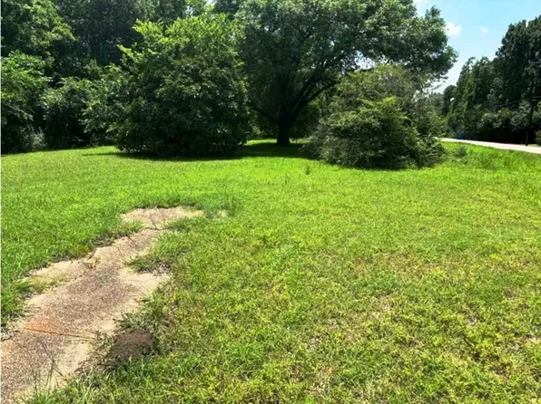 911 N Clay St, Ennis, TX 75119