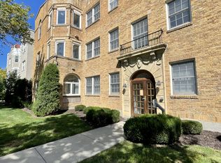 910 Ward Parkway, Kansas City, MO 64112