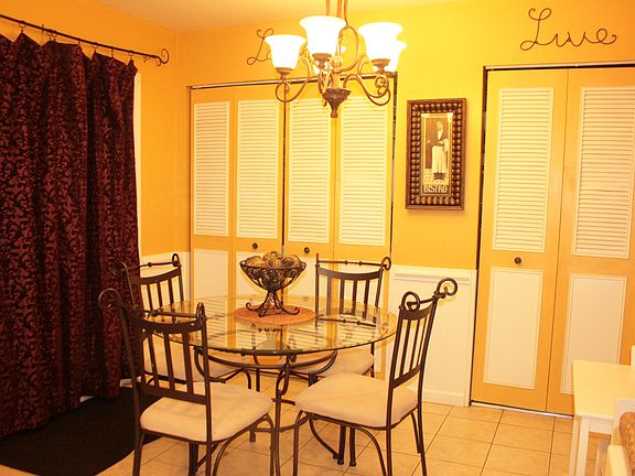 DINE IN KITCHEN