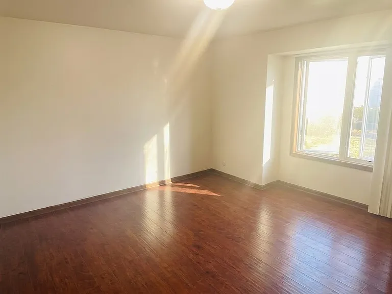 528 Saint Clair Ave #2A — Photo 8