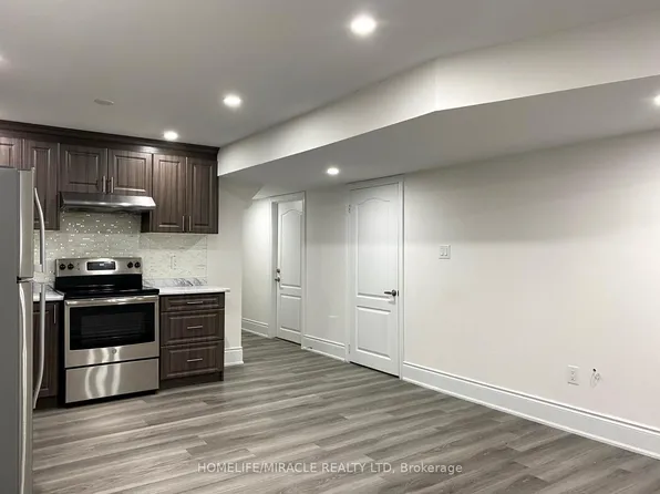 9 Belladonna Cir, Brampton, ON L6P 4B7