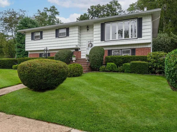 73 Perry Avenue, Bayville, NY 11709