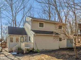 187 Bellingham Dr, Bushkill, PA 18324