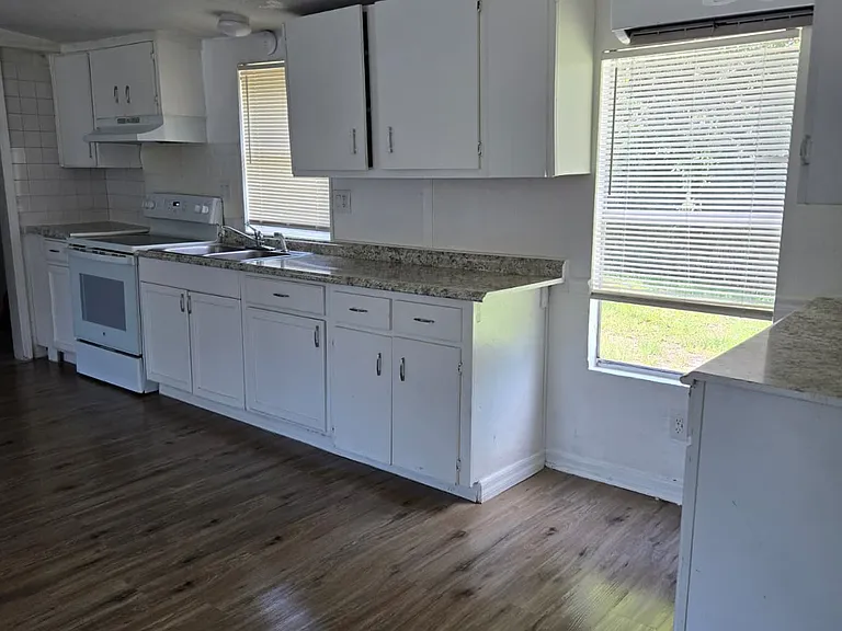 619 Maxanna Ave — Photo 15
