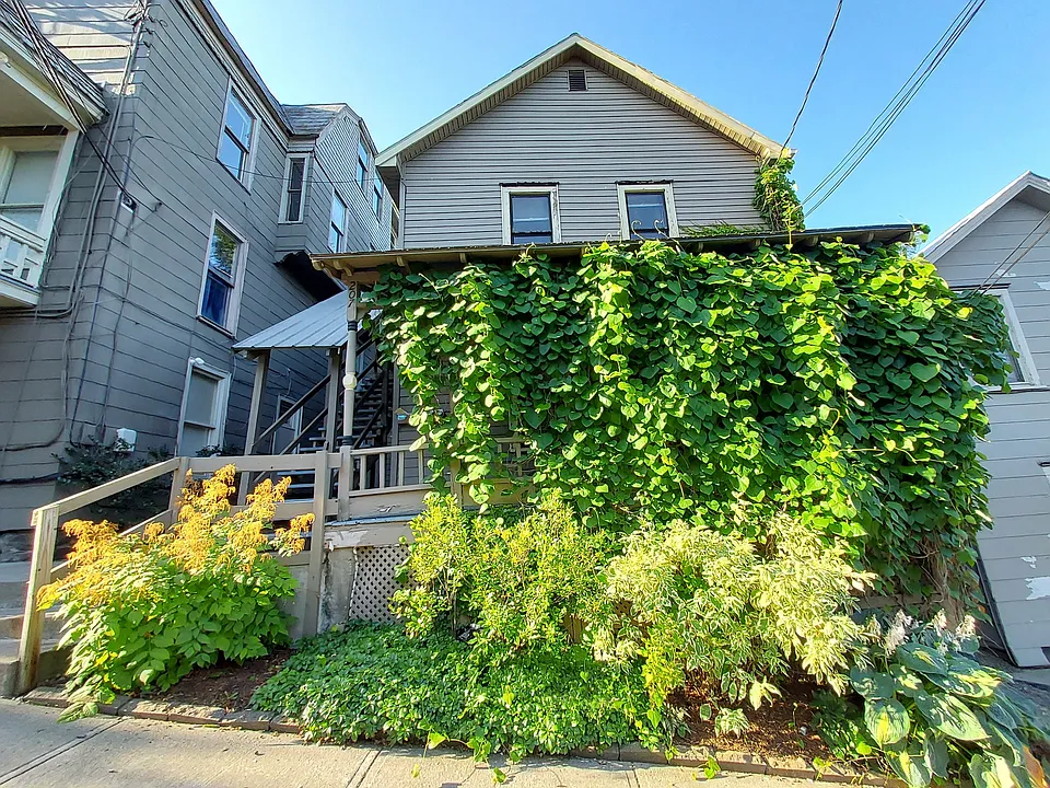 207 Williams St #1