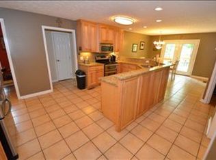 675 Woody Dr, Auburn, AL 36832