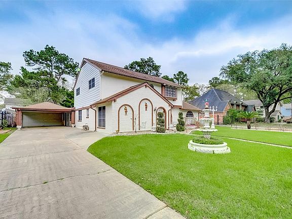 3rd image of 5818 Lodge Creek Dr
