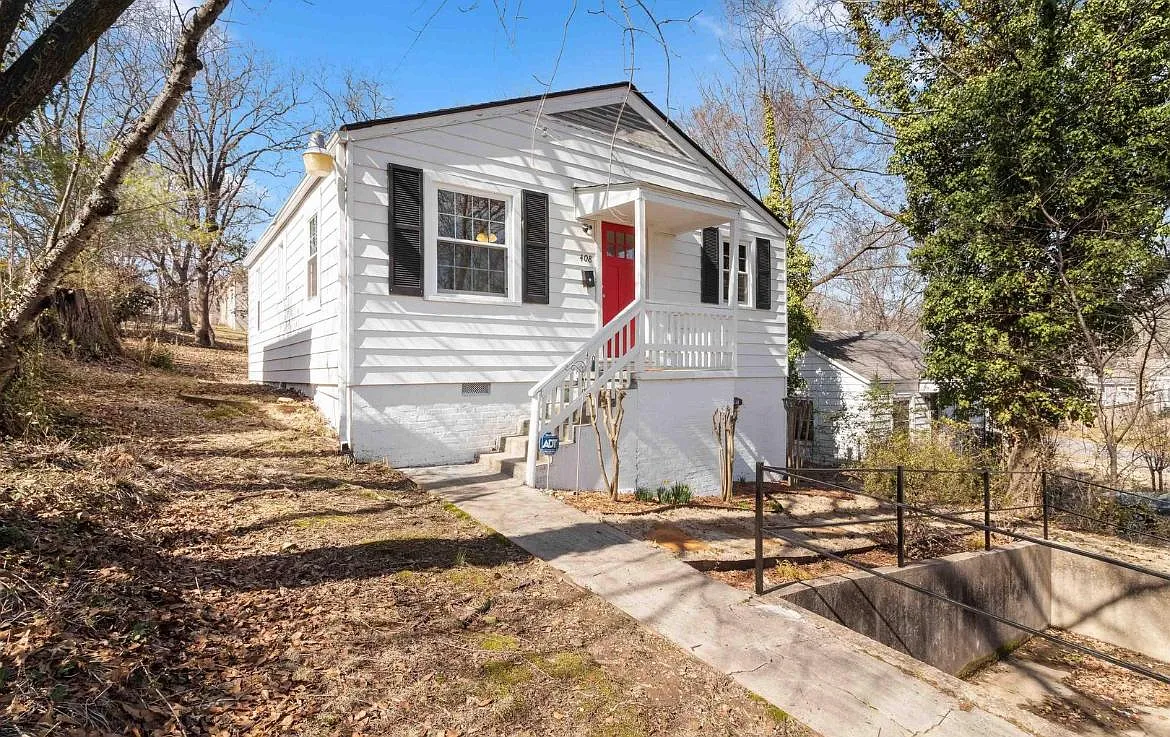 Building Photo - 408 S Valentine St