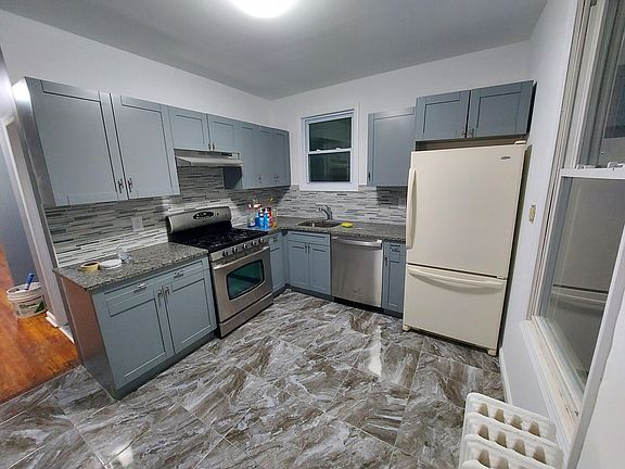 5th image of 21 Linden Ave Floor 2