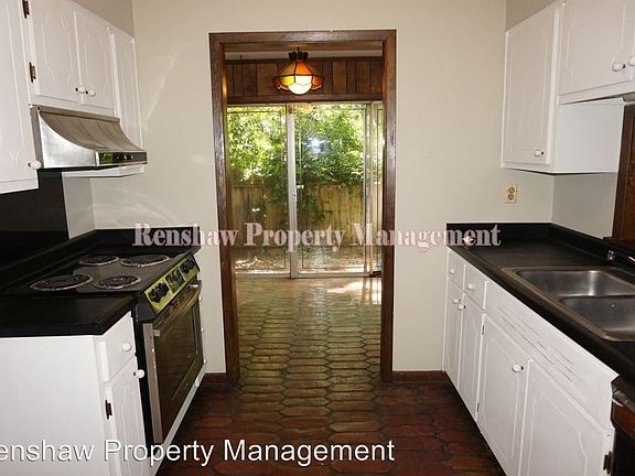 3rd image of 2420 Hanover Dr