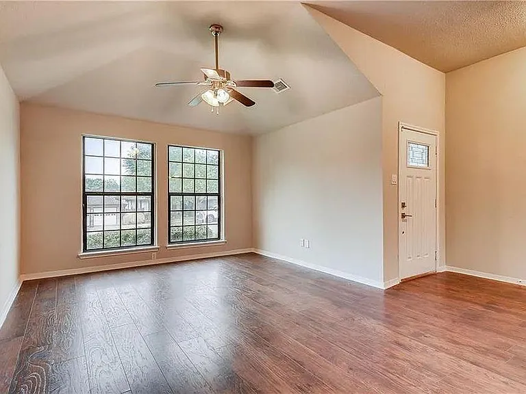 2110 Taylor Simonetti Ave — Photo 7