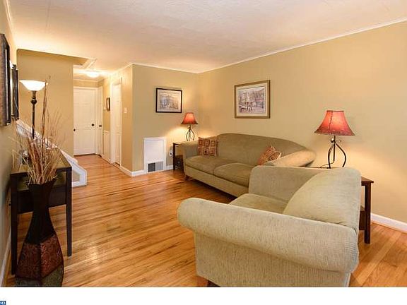 5th image of 421 Garfield Ave