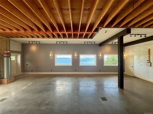 641 Annas Dr SW, Saltspring Island, BC V8K 2W9
