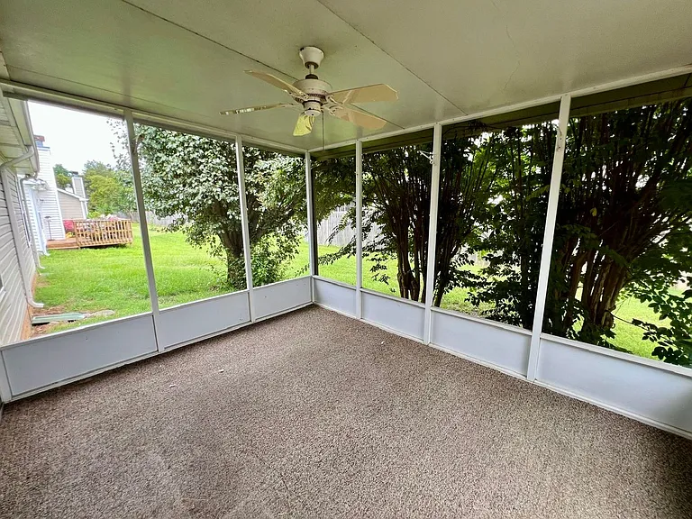 2720 Roscommon Dr — Photo 21