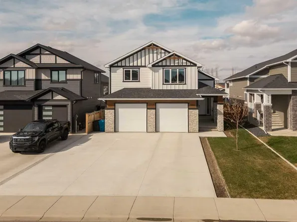 2046 S 30a Ave, Coaldale, AB T1M 0E9