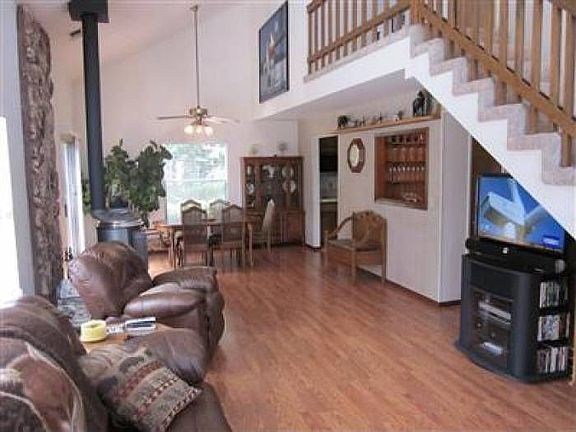 3rd image of 2810 La Crescenta Dr