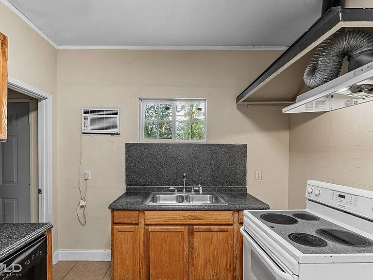 649B Merrick St — Photo 12