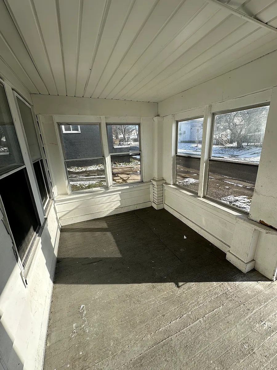 Building Photo - 503 Adkins Ave #505