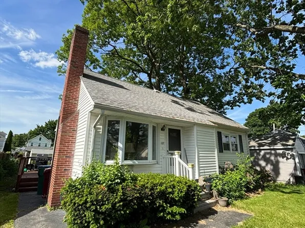 127 Winthrop Ave, Lowell, MA 01851
