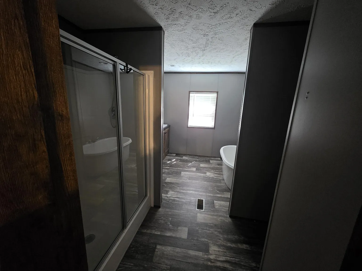 1 bed, $900 — Photo 2