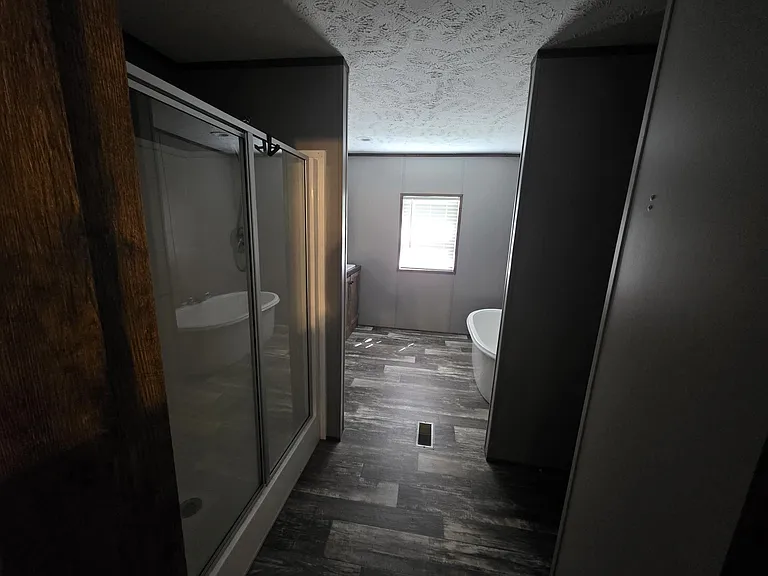 200 W End Ln — Photo 2