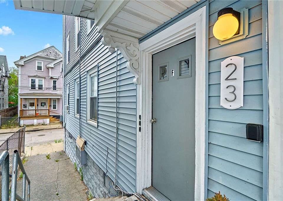 1st image of 23 Penn St APT 3R