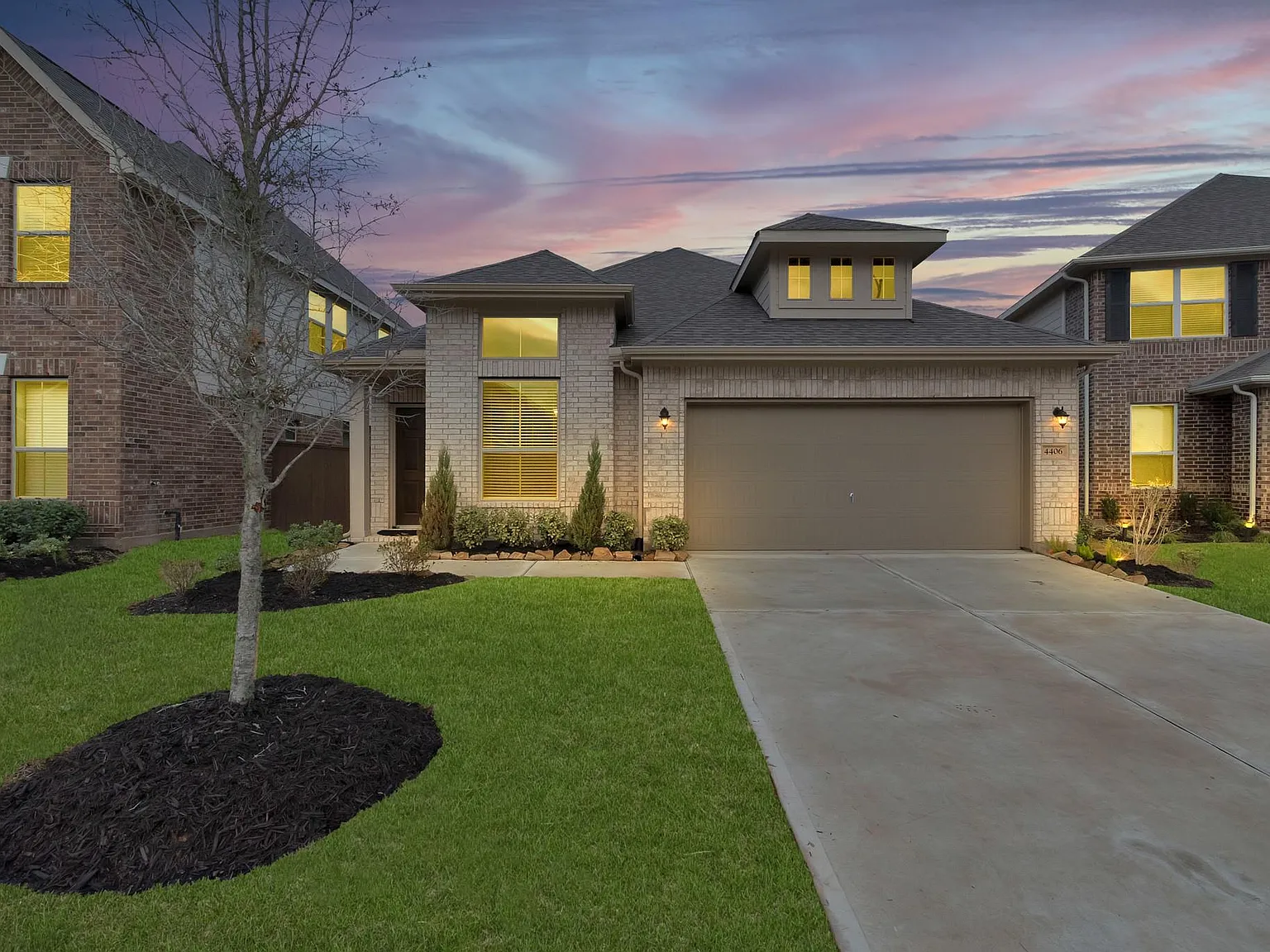 4 bed, 2.0 bath, 1792 sqft, $2,300 — Photo 1