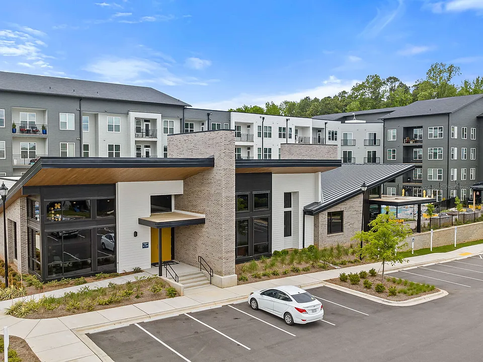 Broadstone Oak City apartments community photo