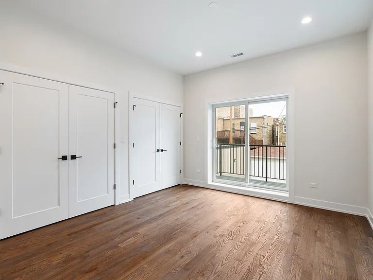 416 E 50th Pl #1W — Photo 16