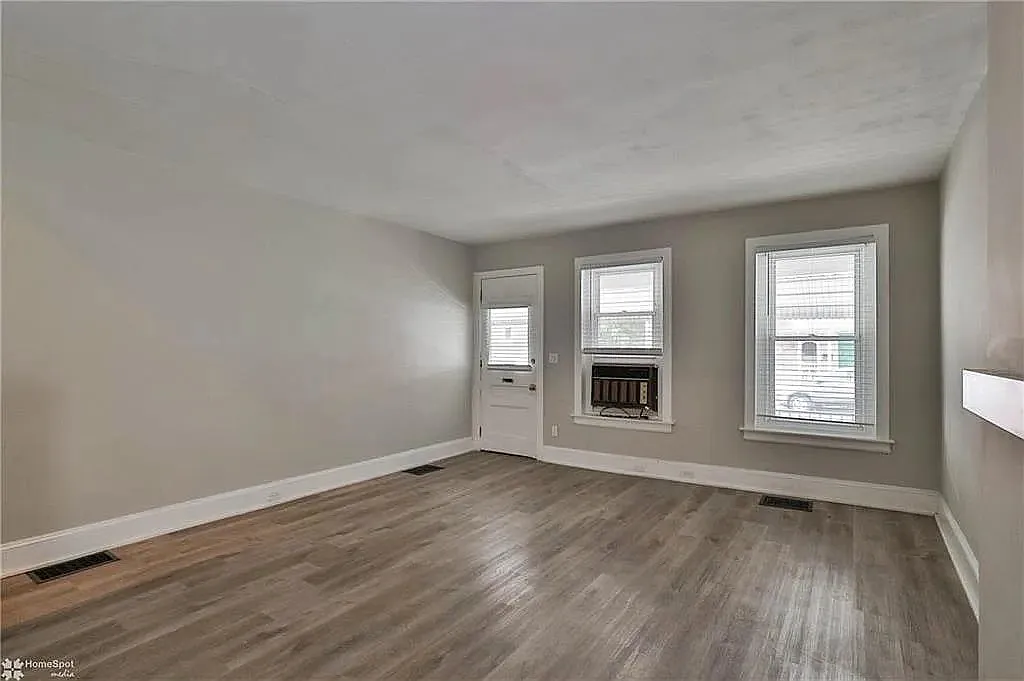 4 bed, 1569 sqft, $3,600 — Photo 2