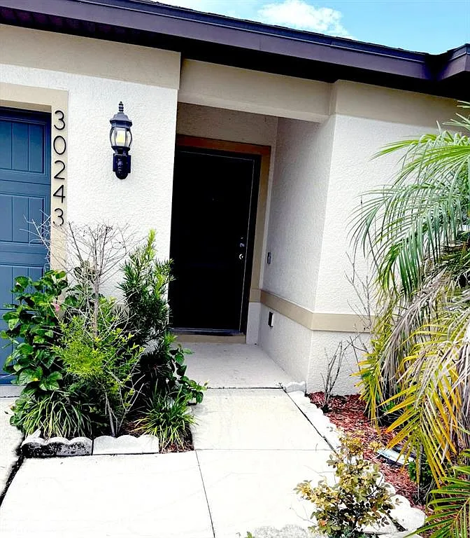 4 bed, 2.0 bath, 1850 sqft, $2,350 — Photo 3