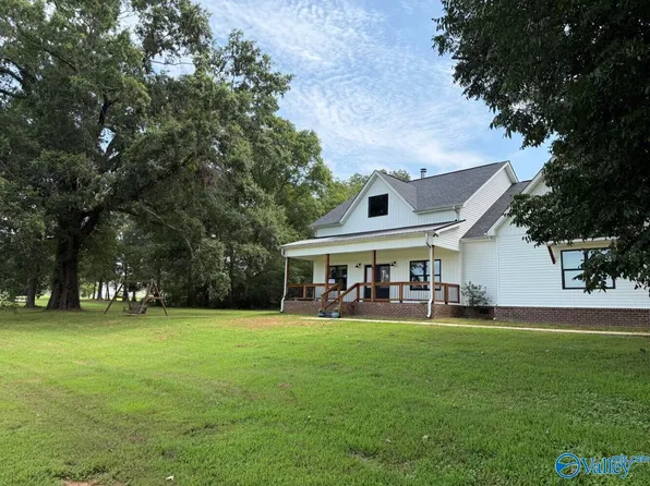 714 Maples Ln, Woodville, AL 35776