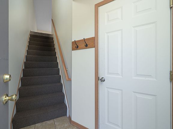 3rd image of 3919-3943 Long Dr