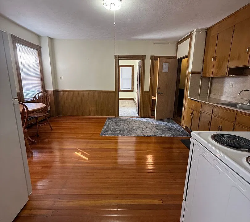 146 Grove St #148